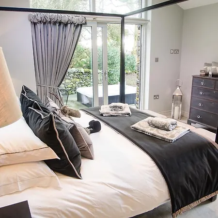 Feriehus The Cow Shed - With Hot Tub