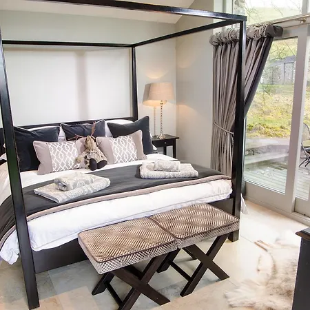 The Cow Shed - With Hot Tub Kirkby Lonsdale