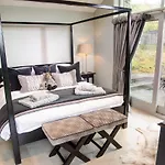 The Cow Shed - With Hot Tub Kirkby Lonsdale